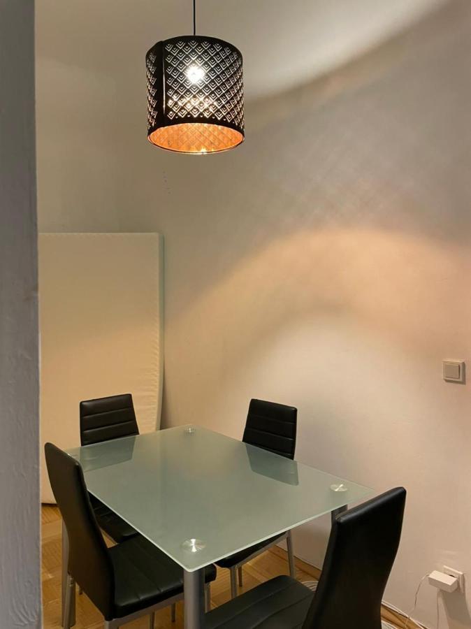 Designer Apartment, 5 Min To City Center Wina Bagian luar foto